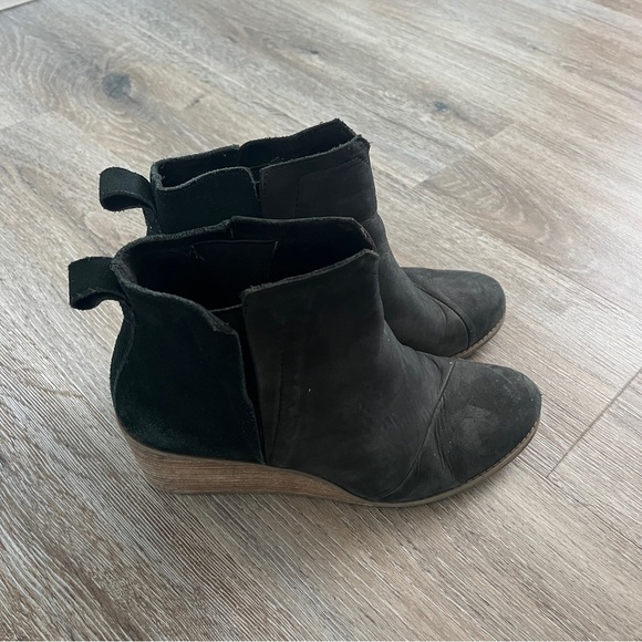 Toms boots - Picture 1 of 7